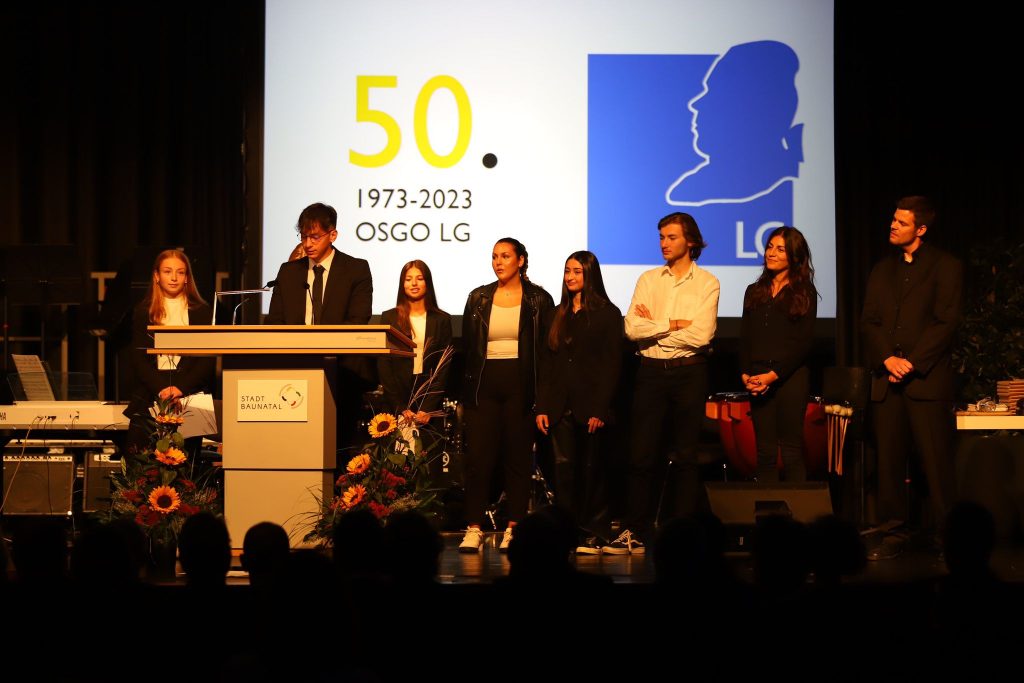 SV4 svg+xml;charset=utf