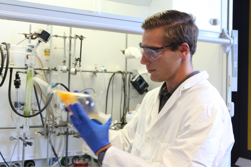 Wenn Viren helfen und sterbende Zellen schützen: Hessens Top-Talente erforschen die Medizin von morgen 4 Zentrum fuer Chemie
